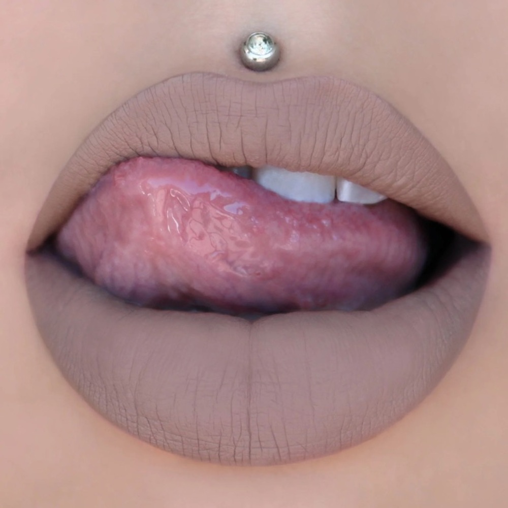 NIB Jeffree Star Velour Liquid Lipstick in Posh Spice